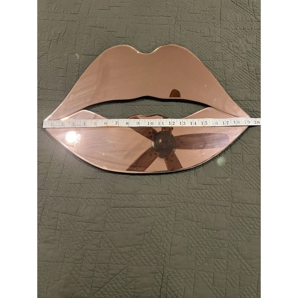 Mirror Lips Decor Very Sexy Measurements In Photos - Picture 2 of 7